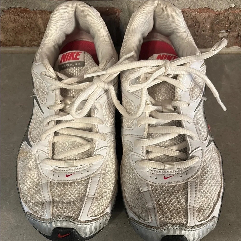 Nike Women's Sneakers - White and Gray - Picture 6 of 8